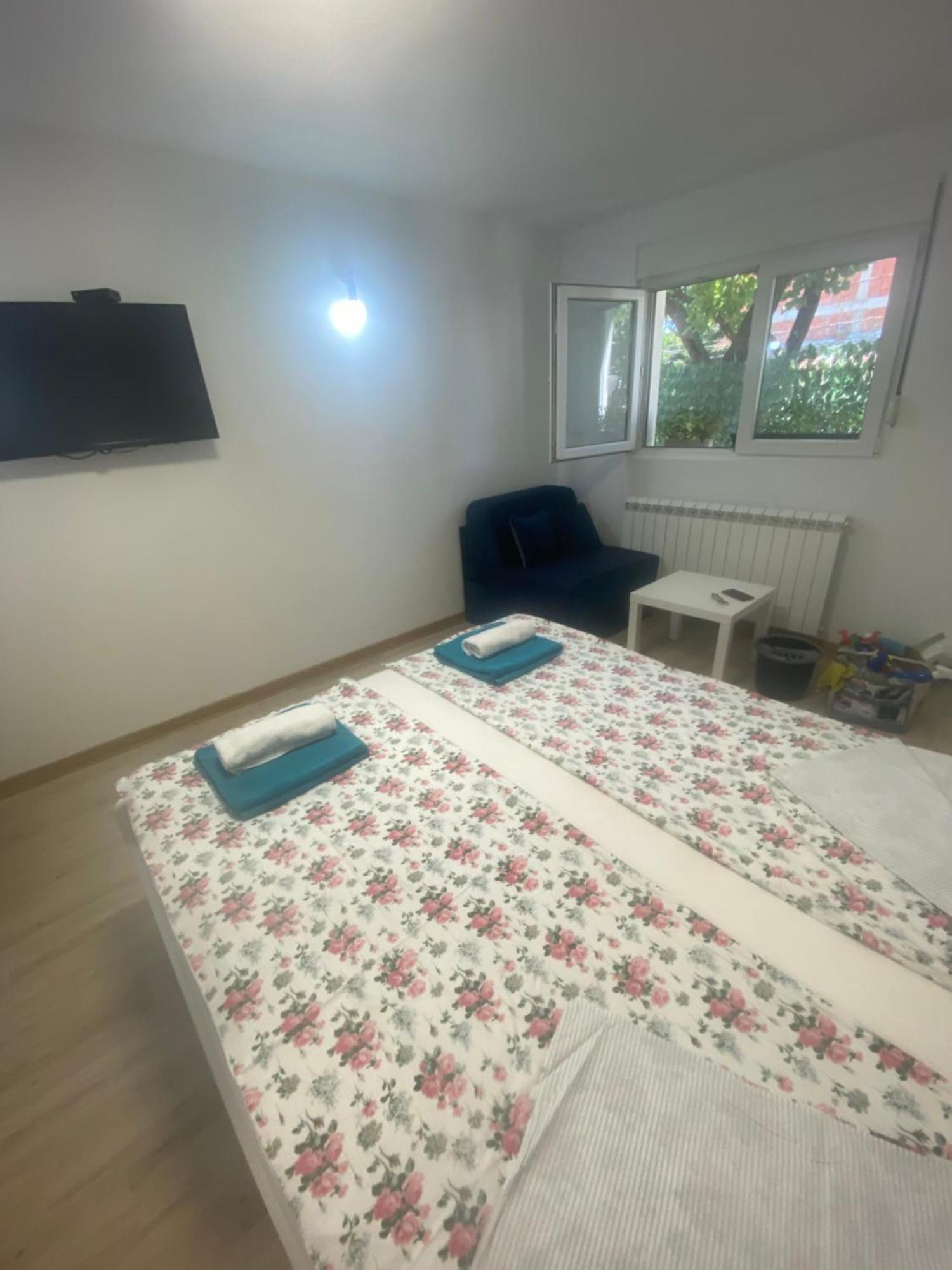 Garden Apartmani 3 Belgrado Buitenkant foto